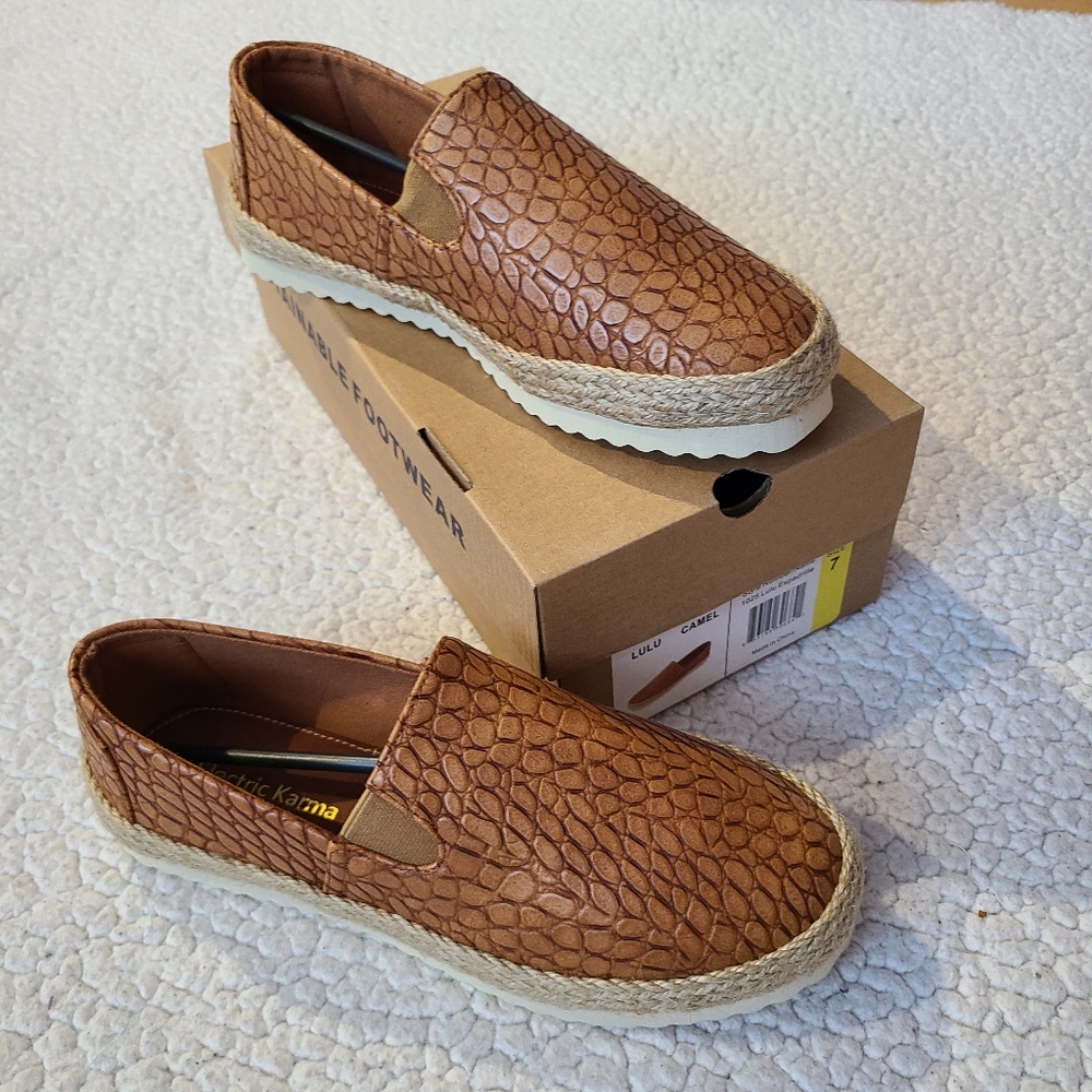 Electric Karma - NIB - Lulu espadrille slide-on shoe